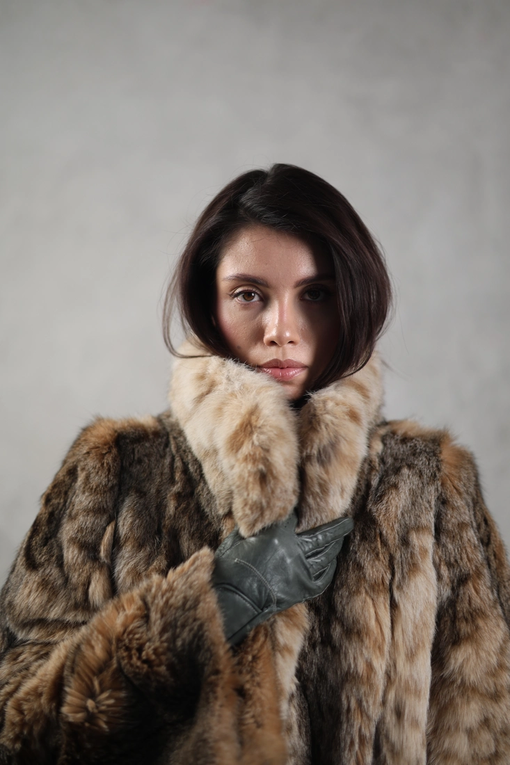 Siberian Lynx Fur Coat — Main Pelt Selection (2)