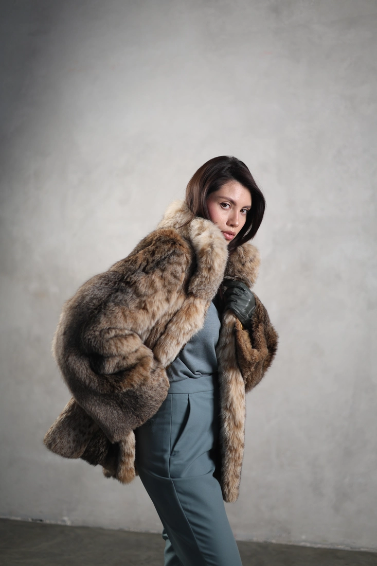 Siberian Lynx Fur Coat — Main Pelt Selection