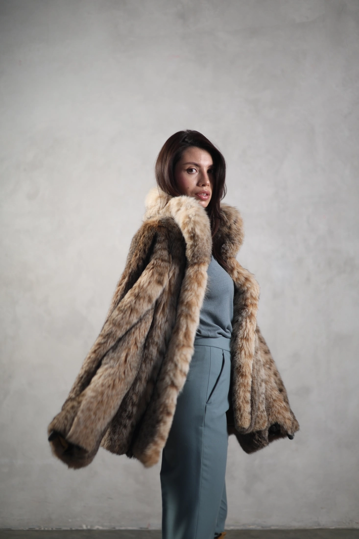 Siberian Lynx Fur Coat — Main Pelt Selection